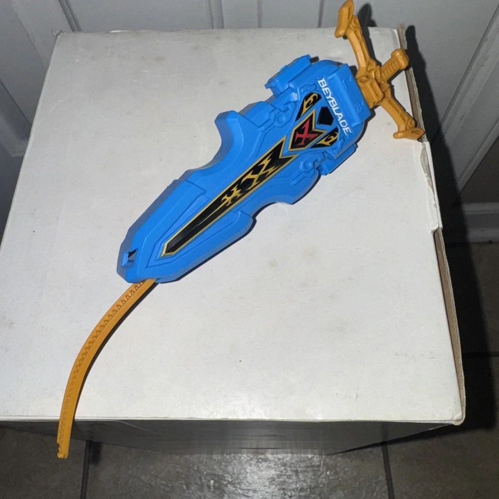 Beyblade Burst Evolution Hasbro Xcalius Blue Sword Launcher Anime Bey‎ Toy